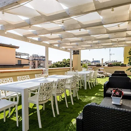 勒斯特尔公寓酒店 3*